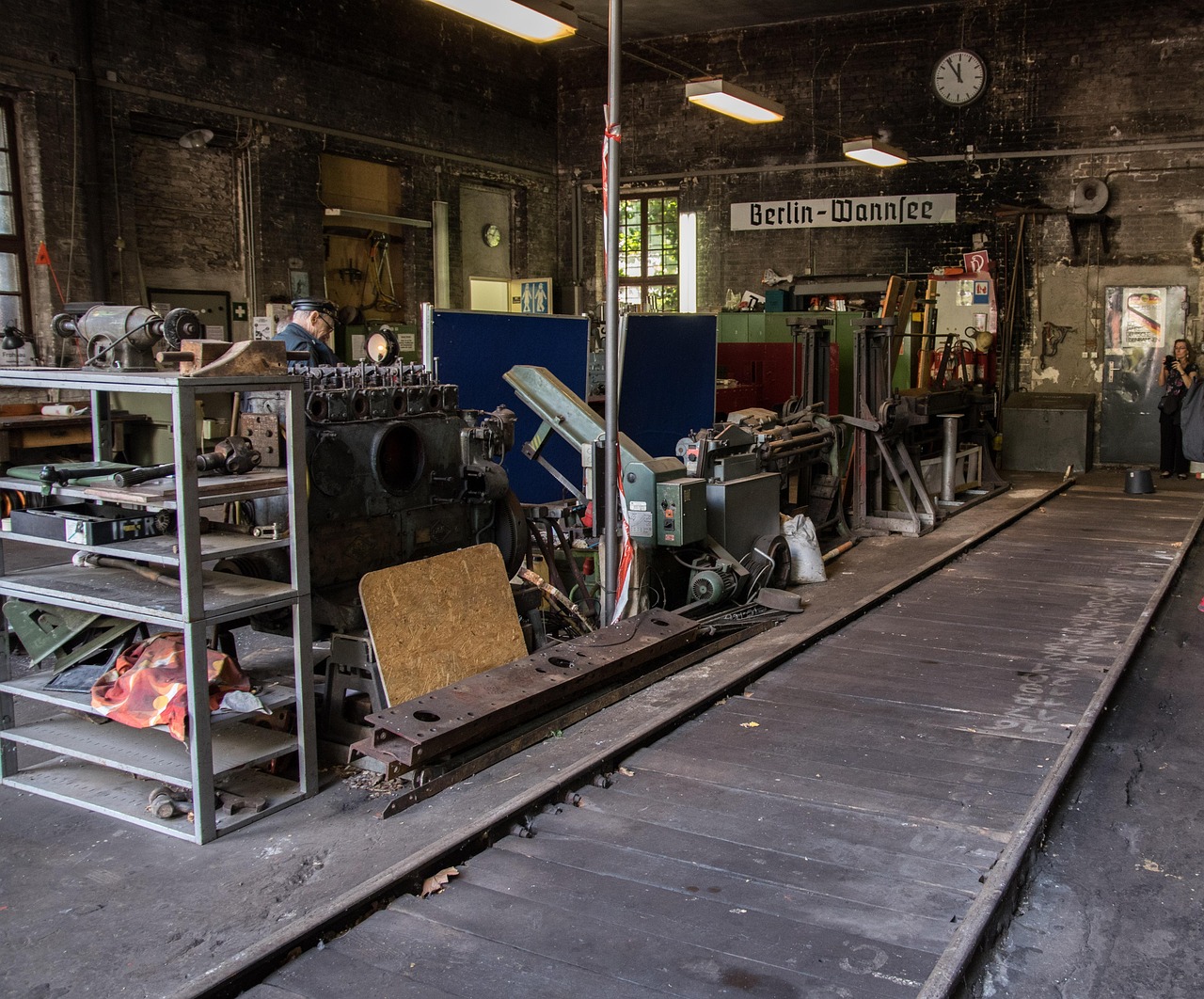 DDOS在线攻击|上海奉贤公司代理注册